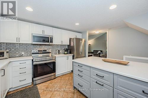 14 Primrose Lane, Guelph (Willow West/Sugarbush/West Acres), ON - Indoor Photo Showing Kitchen With Stainless Steel Kitchen With Upgraded Kitchen