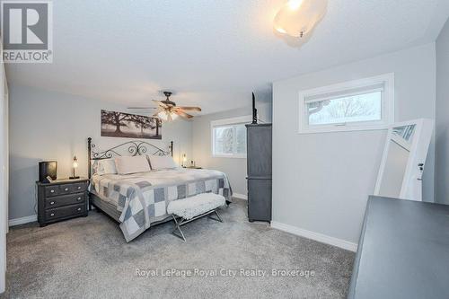 14 Primrose Lane, Guelph (Willow West/Sugarbush/West Acres), ON - Indoor Photo Showing Bedroom