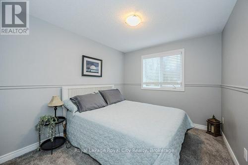 14 Primrose Lane, Guelph (Willow West/Sugarbush/West Acres), ON - Indoor Photo Showing Bedroom