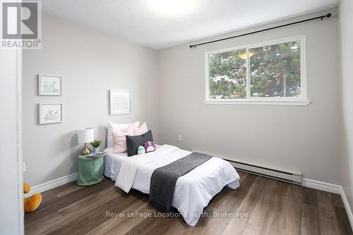 61 - 61 Laurie Crescent, Owen Sound, ON - Indoor Photo Showing Bedroom