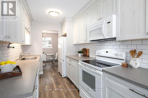 61 - 61 Laurie Crescent, Owen Sound, ON - Indoor Photo Showing Kitchen