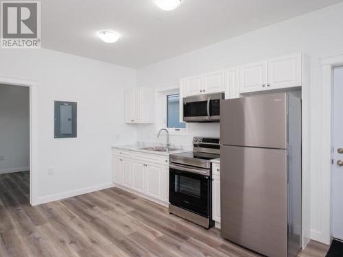 149 Rampart Avenue, Whitehorse, YT - Indoor Photo Showing Kitchen