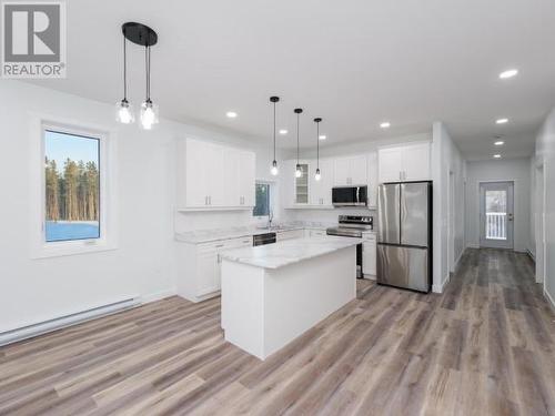 149 Rampart Avenue, Whitehorse, YT - Indoor Photo Showing Kitchen With Upgraded Kitchen