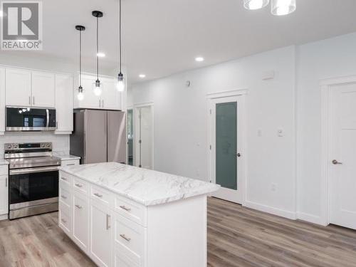 149 Rampart Avenue, Whitehorse, YT - Indoor Photo Showing Kitchen With Upgraded Kitchen