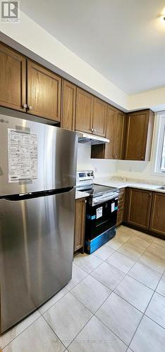 1004 Crowsnest Hollow, Pickering, ON - Indoor Photo Showing Kitchen