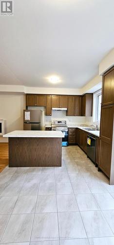 1004 Crowsnest Hollow, Pickering, ON - Indoor Photo Showing Kitchen