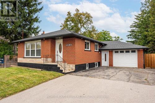 1121 Brock Street S, Whitby, ON - Outdoor