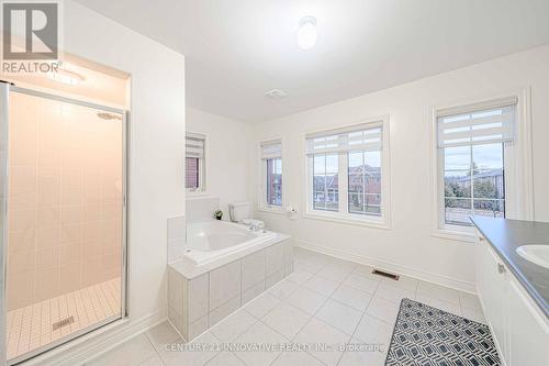 492 Forsyth Farm Drive, Whitchurch-Stouffville, ON - Indoor Photo Showing Bathroom