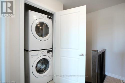 2307 Natasha Circle, Oakville, ON - Indoor Photo Showing Laundry Room