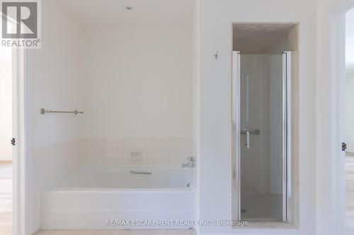 2352 Carrington Place, Oakville, ON - Indoor Photo Showing Bathroom