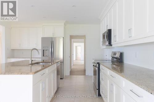 2352 Carrington Place, Oakville, ON - Indoor Photo Showing Kitchen With Upgraded Kitchen