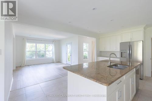 2352 Carrington Place, Oakville, ON - Indoor Photo Showing Kitchen With Double Sink