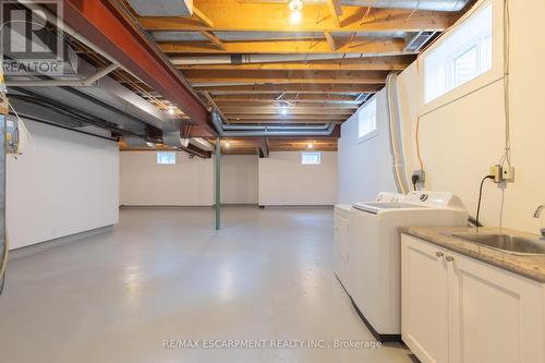 2352 Carrington Place, Oakville, ON - Indoor Photo Showing Laundry Room