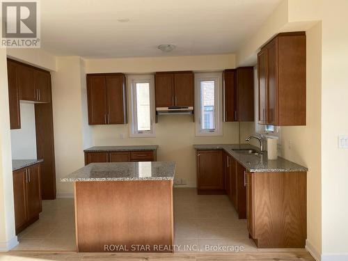 Unit 47 - 590 North Service Road, Hamilton, ON - Indoor Photo Showing Kitchen