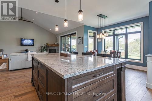 5058 Marion Street, Thames Centre (Dorchester), ON - Indoor Photo Showing Kitchen