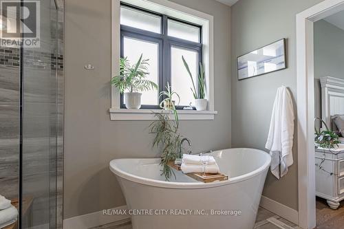 5058 Marion Street, Thames Centre (Dorchester), ON - Indoor Photo Showing Bathroom