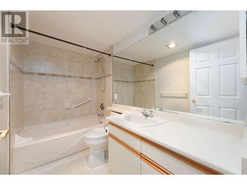 312 2800 Chesterfield Avenue, North Vancouver, BC - Indoor Photo Showing Bathroom