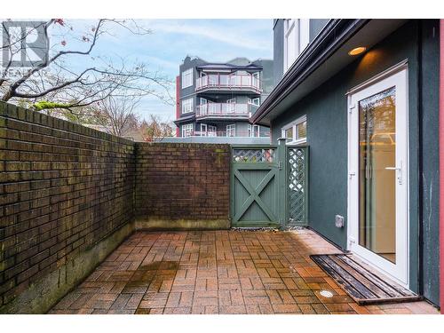 312 2800 Chesterfield Avenue, North Vancouver, BC - Outdoor With Exterior