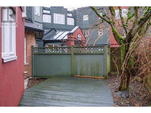 312 2800 Chesterfield Avenue, North Vancouver, BC - Outdoor