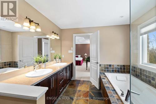 5785 Longhearth Way, Ottawa, ON - Indoor Photo Showing Bathroom