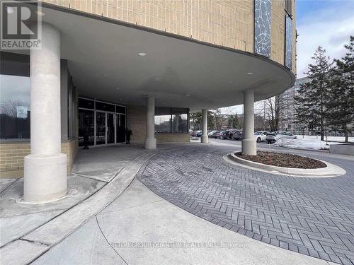 616 - 326 Major Mackenzie Drive E, Richmond Hill, ON - Outdoor