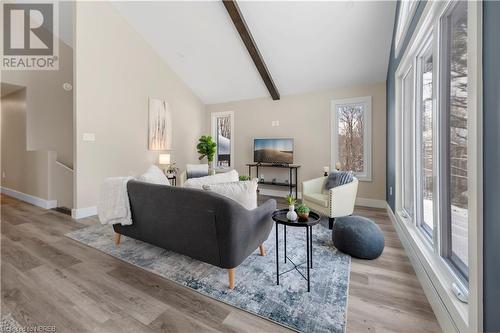 260 Latour Crescent, Callander, ON - Indoor Photo Showing Living Room