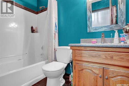 18 Westbrook Court, Regina, SK - Indoor Photo Showing Bathroom