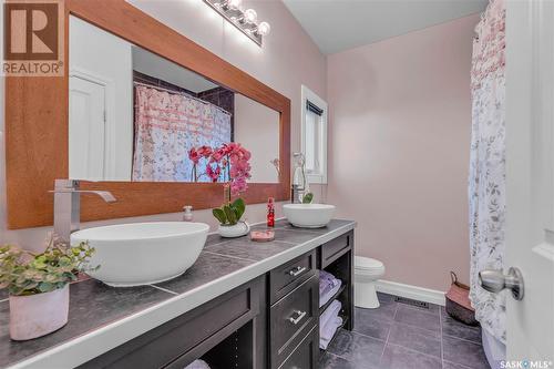 84 Jack Matheson Crescent, Prince Albert, SK - Indoor Photo Showing Bathroom