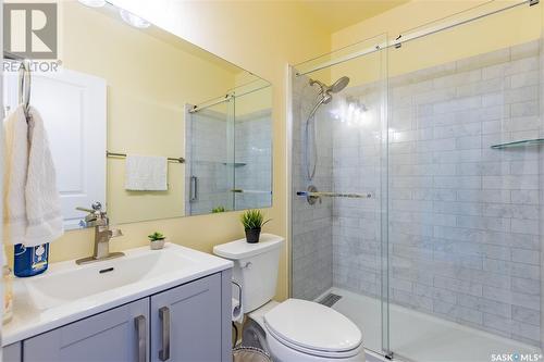 84 Jack Matheson Crescent, Prince Albert, SK - Indoor Photo Showing Bathroom