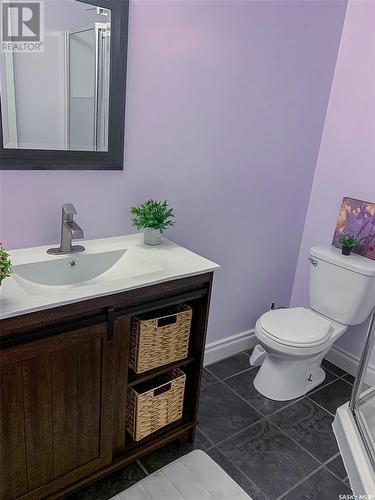 84 Jack Matheson Crescent, Prince Albert, SK - Indoor Photo Showing Bathroom