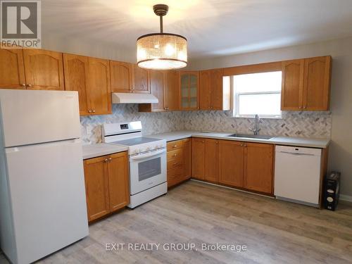 412 Victoria Street N, Tweed, ON - Indoor Photo Showing Kitchen