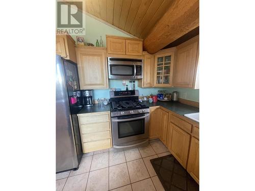 6192 Hunt Road, 100 Mile House, BC - Indoor Photo Showing Kitchen