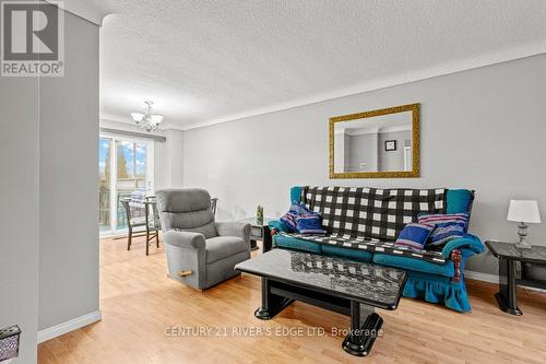 205 Perth Street, Brockville, ON - Indoor Photo Showing Living Room