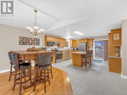 262 Willowwood Drive, Lakeshore, ON - Indoor Photo Showing Dining Room