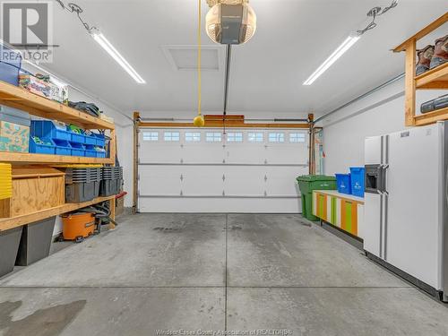 262 Willowwood Drive, Lakeshore, ON - Indoor Photo Showing Garage