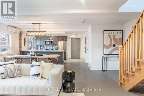 #5 - 2B Minto Street, Toronto, ON - Indoor Photo Showing Living Room