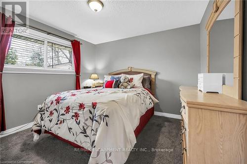 253 Thorner Drive, Hamilton, ON - Indoor Photo Showing Bedroom