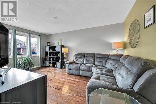 253 Thorner Drive, Hamilton, ON - Indoor Photo Showing Living Room