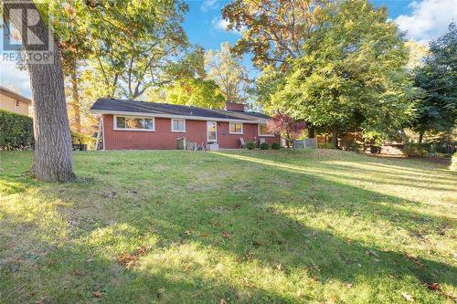 1221 Sherwood Trail, Sarnia, ON - Outdoor