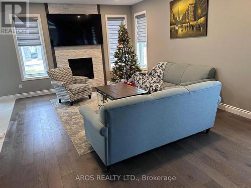 Upper - 1707 Finley Crescent, London, ON - Indoor Photo Showing Living Room