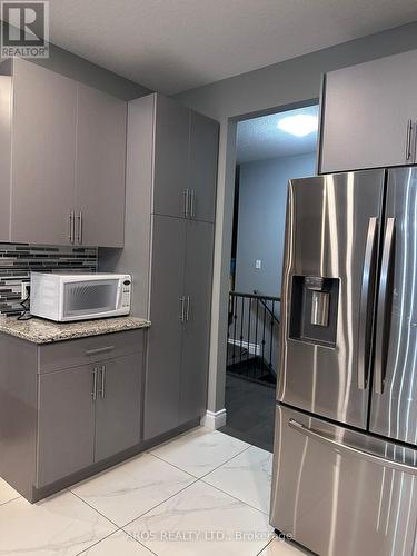 Upper - 1707 Finley Crescent, London, ON - Indoor Photo Showing Kitchen