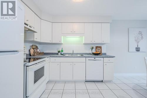 52 Carrington Place, Guelph (Kortright West), ON - Indoor Photo Showing Kitchen With Double Sink