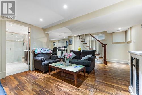 995 Cedar Street, Oshawa, ON - Indoor Photo Showing Living Room