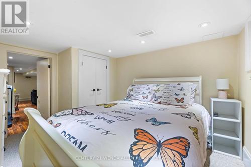 995 Cedar Street, Oshawa, ON - Indoor Photo Showing Bedroom