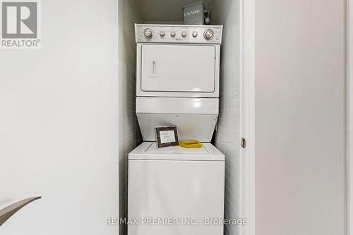 2502 - 2910 Highway 7 Road W, Vaughan, ON - Indoor Photo Showing Laundry Room