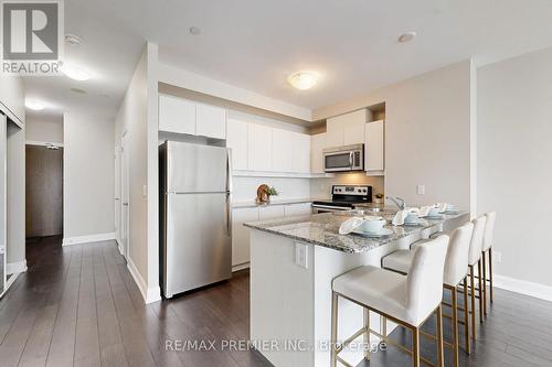 2502 - 2910 Highway 7 Road W, Vaughan, ON - Indoor Photo Showing Kitchen With Upgraded Kitchen