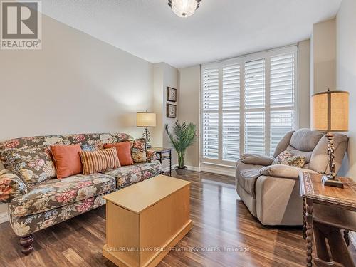 804 - 95 La Rose Avenue, Toronto, ON - Indoor Photo Showing Living Room