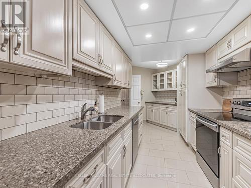 804 - 95 La Rose Avenue, Toronto, ON - Indoor Photo Showing Kitchen With Double Sink With Upgraded Kitchen