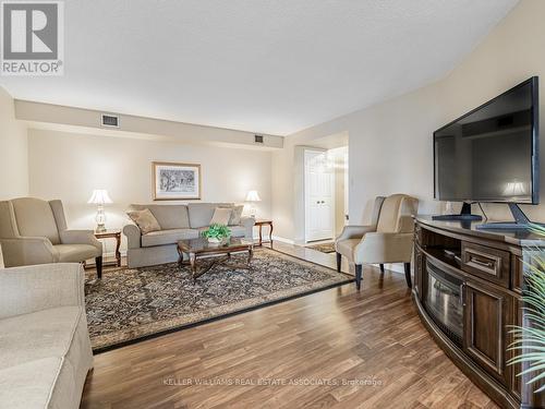 804 - 95 La Rose Avenue, Toronto, ON - Indoor Photo Showing Living Room