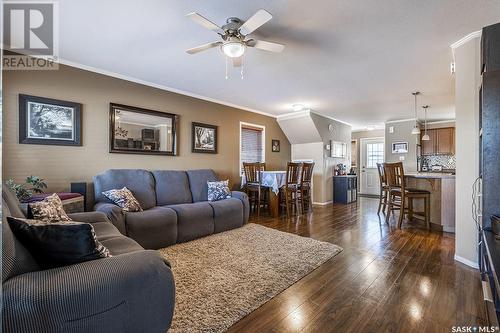 512 110 Shillington Crescent, Saskatoon, SK - Indoor Photo Showing Living Room